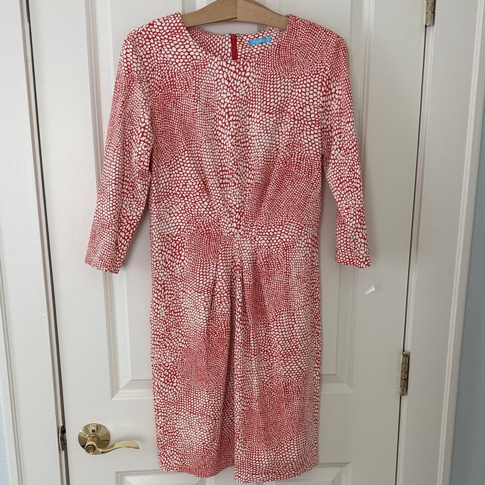 J McLaughlin Coral and White Patterned Women's Dress Size Medium EUC